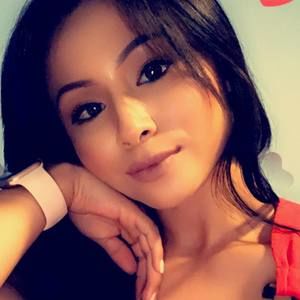 Meet your Posher, Carolina